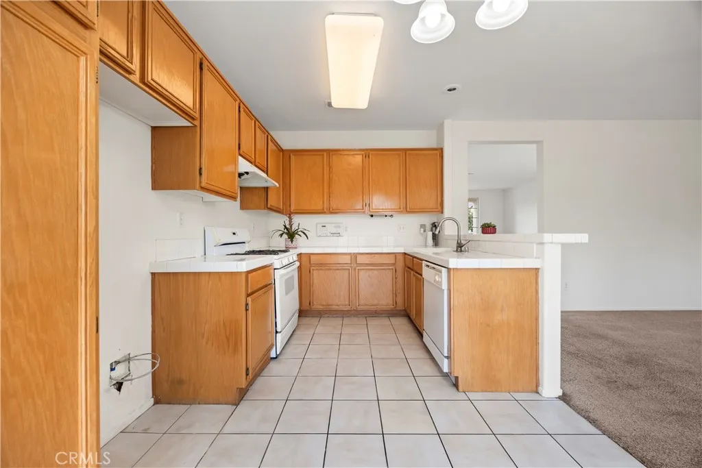 236 E Manchester Lane, San Bernardino, California 92408 home-pic-6